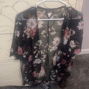 Discreet Size Small Floral